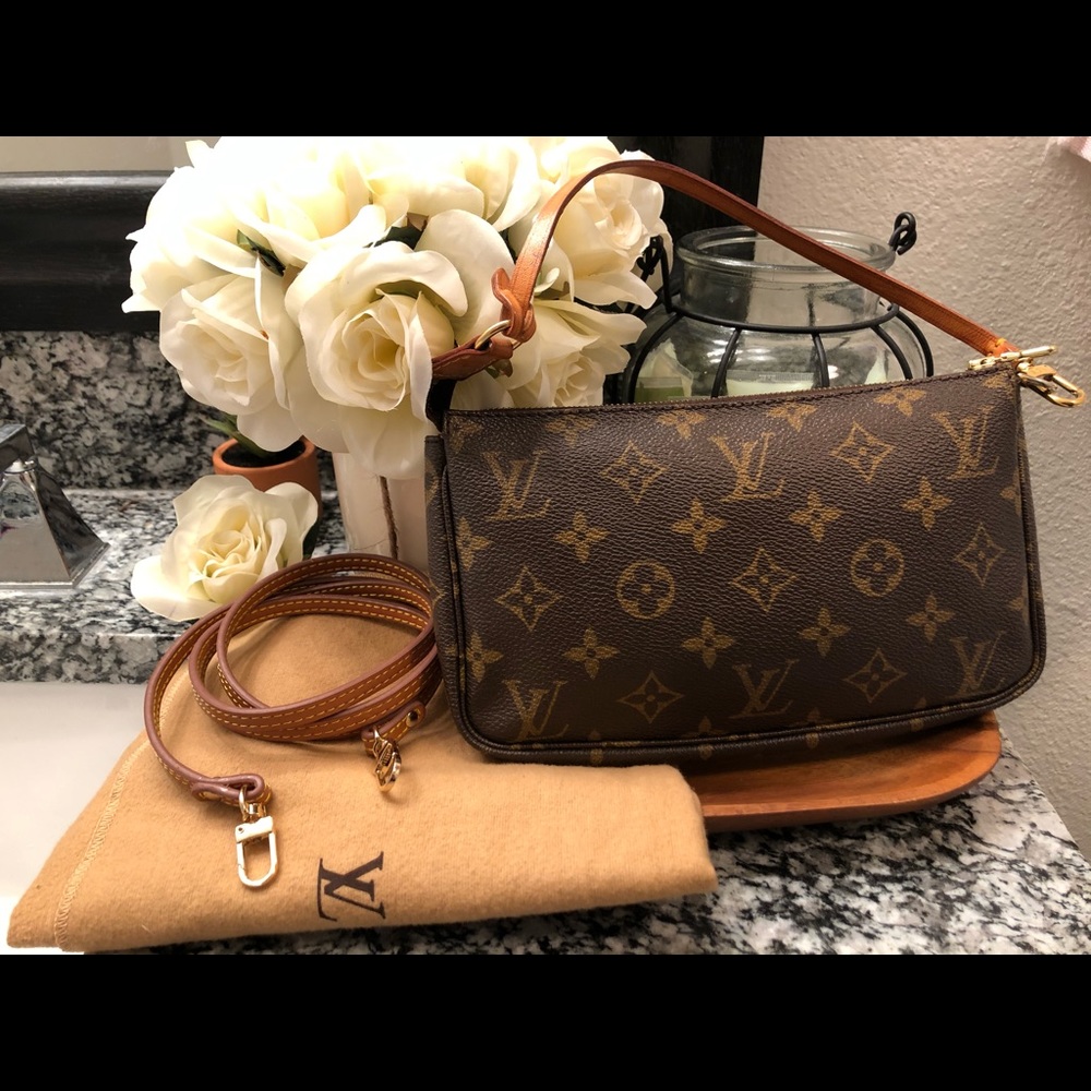 Authentic Louis Vuitton Pochette